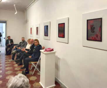 Durante la presentazione del libro di poesie di Alfonsina Caterino "Il tempo non disperde", 23 maggio 2023