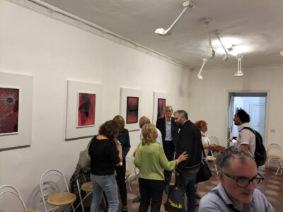 Durante la presentazione del libro di poesie di Alfonsina Caterino "Il tempo non disperde", 23 maggio 2023